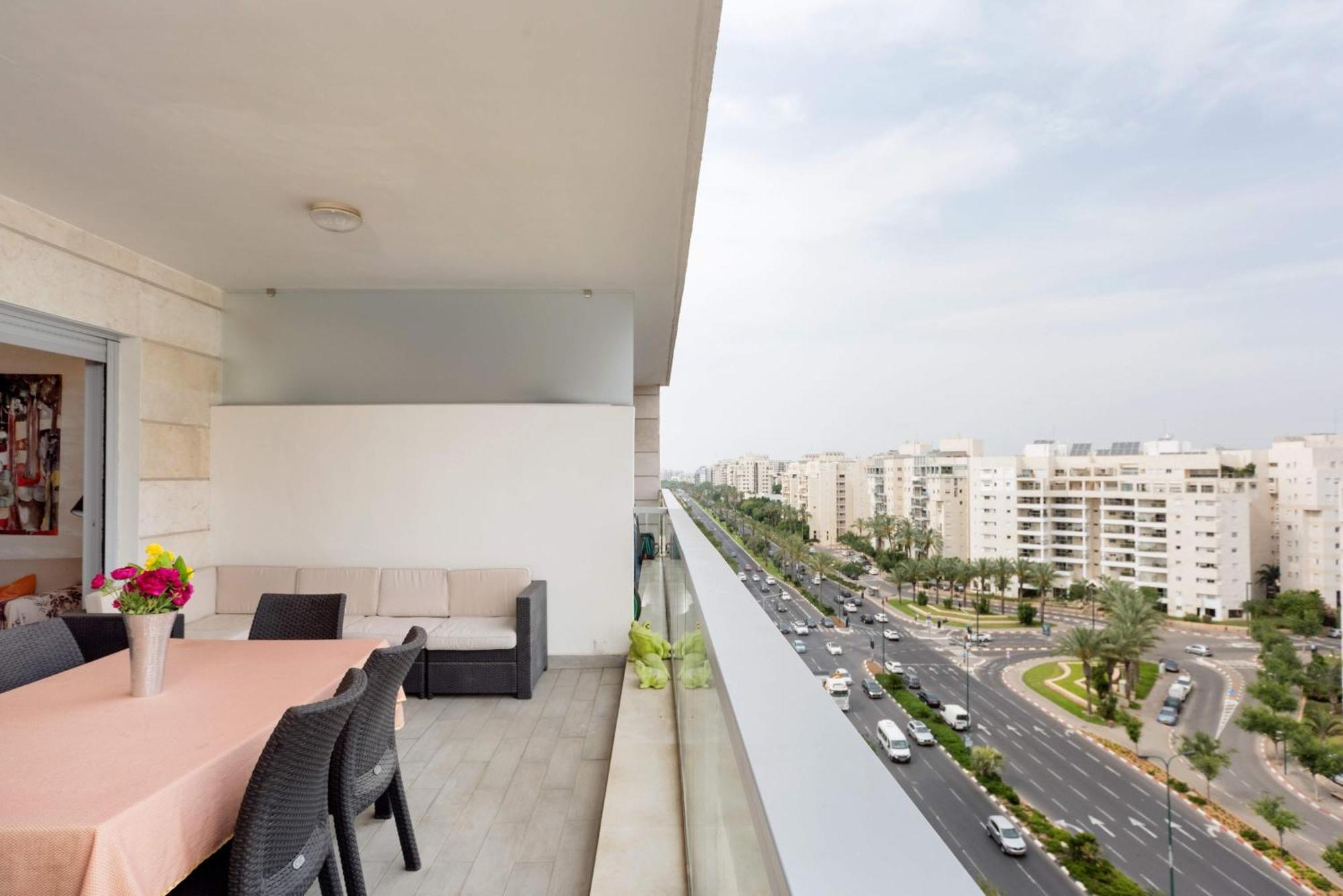 Urban Gem With Outdoor Lounge By Sea N' Rent Apartment Tel Aviv Exterior foto